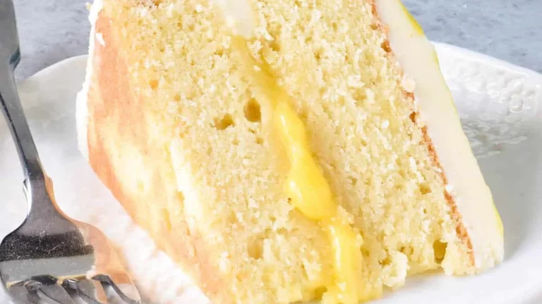 16 Delicious Lemon Cake Recipes (That Everyone Will Love!)