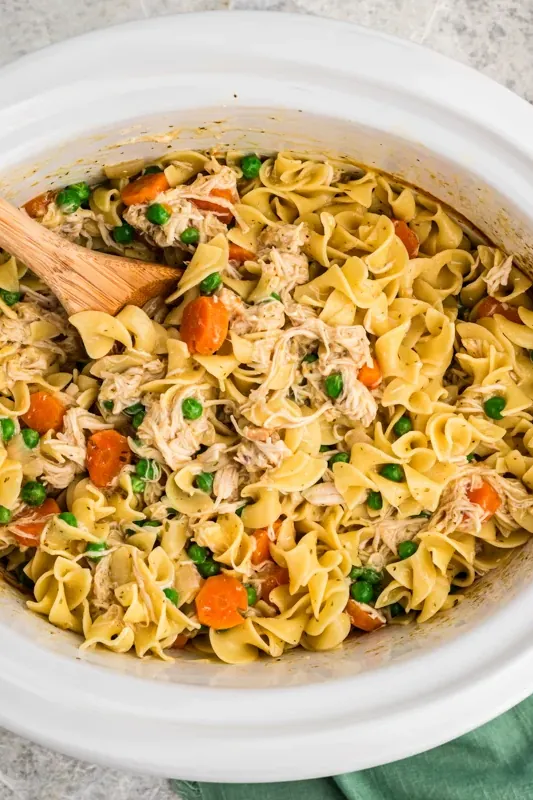 Slow Cooker Chicken and Noodles