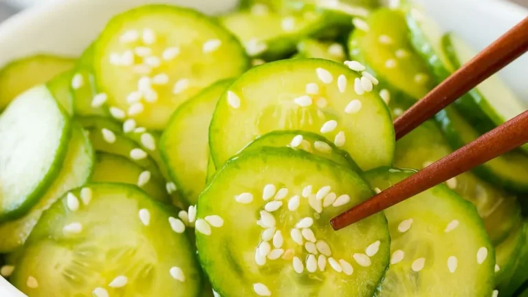 16 Easy Beach Picnic Food Ideas (that everyone will love)