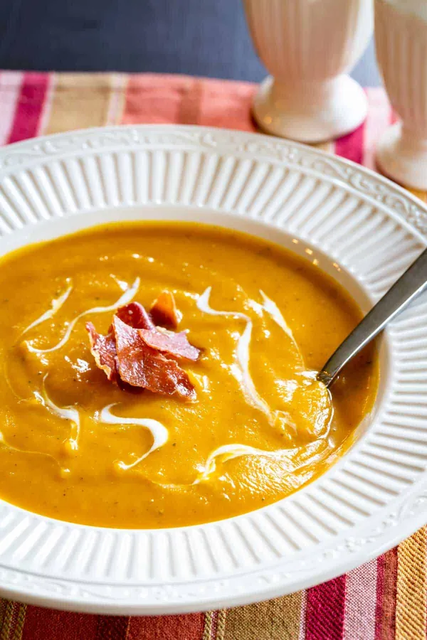 Butternut Squash Soup with Sage and Thyme