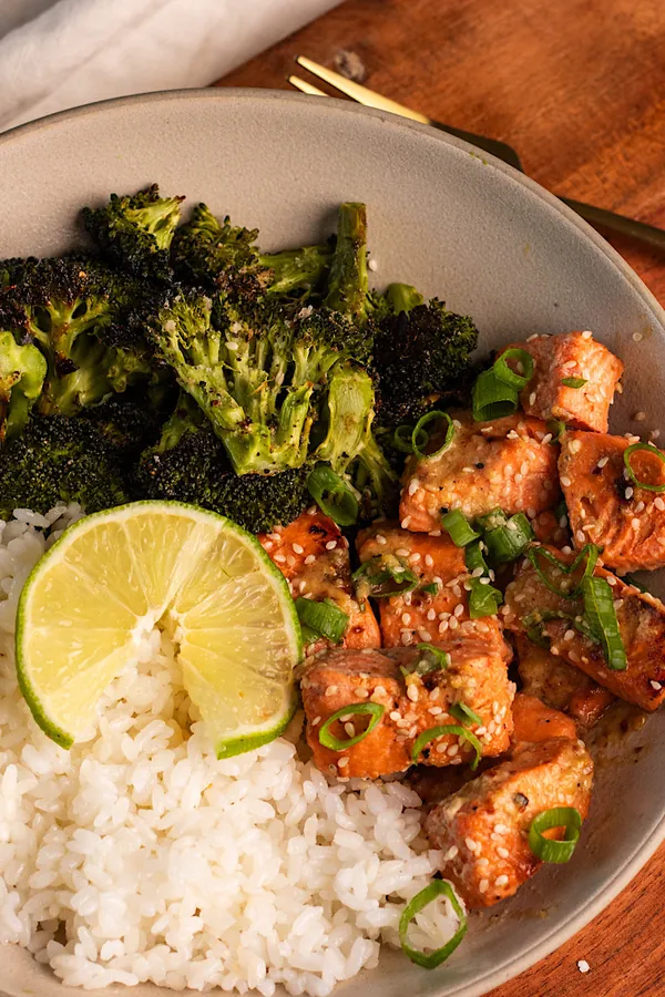 Miso Ginger Salmon Bite Bowls with Broccoli