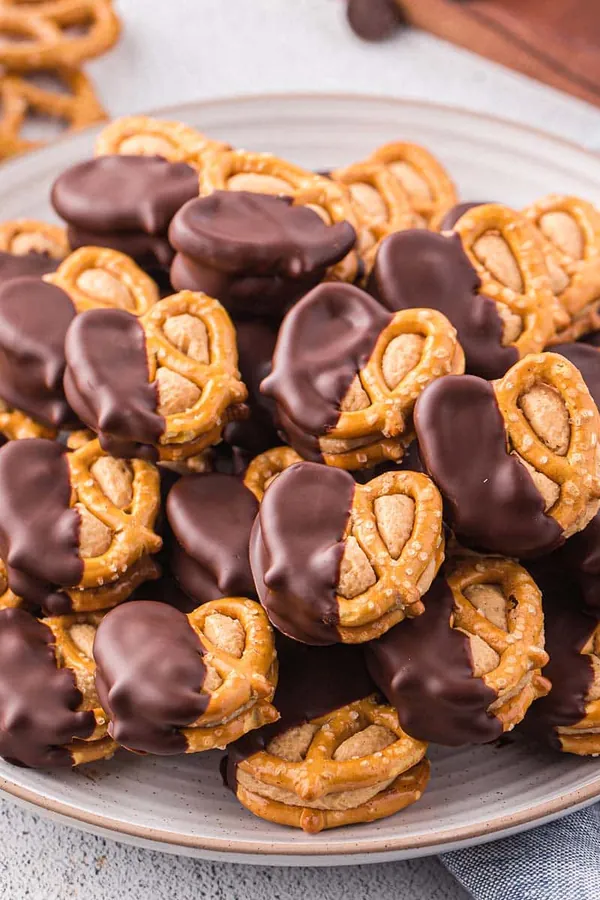 Peanut Butter Pretzel Bites