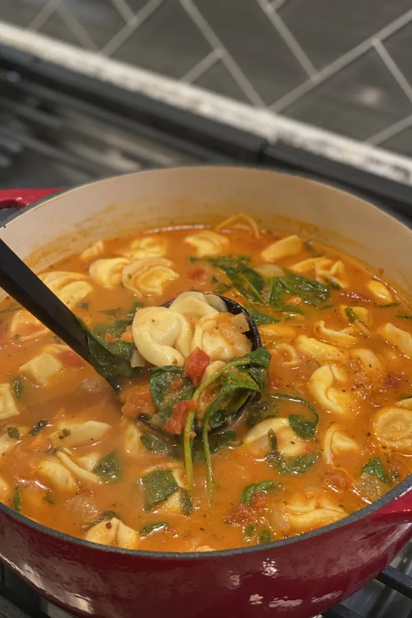 Tomato Basil Tortellini Soup