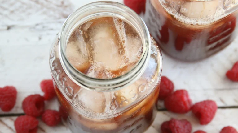 23 Best Refreshing Summer Drinks (for hot days)