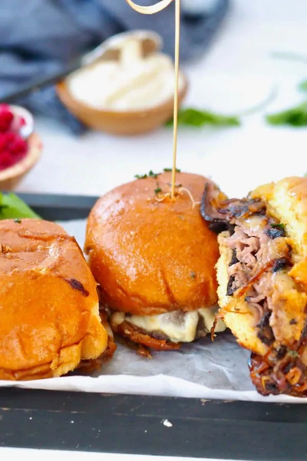 Roast Beef Sliders (Hawaiian Rolls)