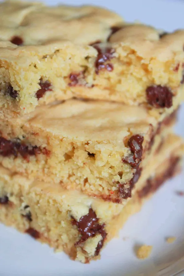 Soft & Chewy Easy Chocolate Chip Cookie Bars