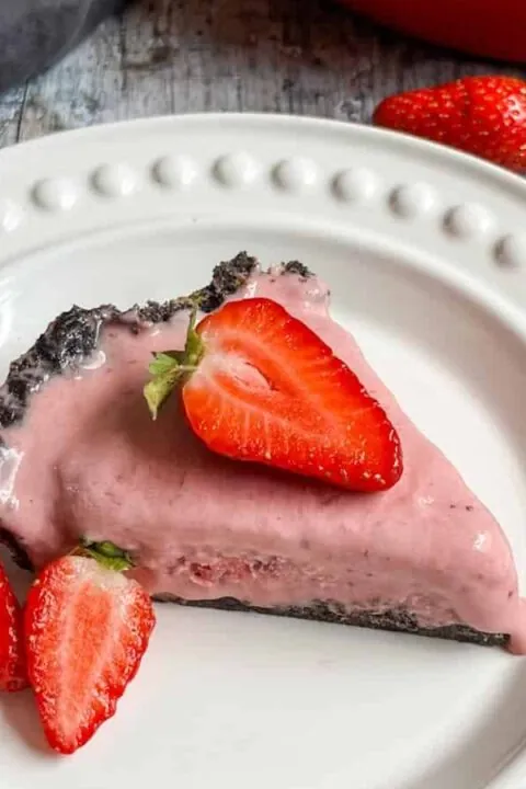 Strawberry Ice Cream Pie 