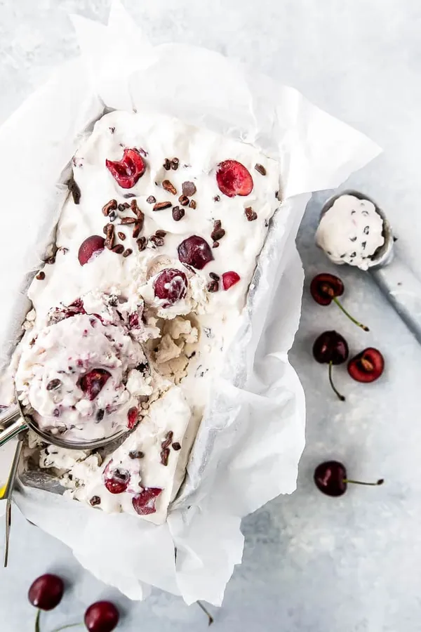 No Churn Low Carb Ice Cream With Cherries and Chocolate Chips