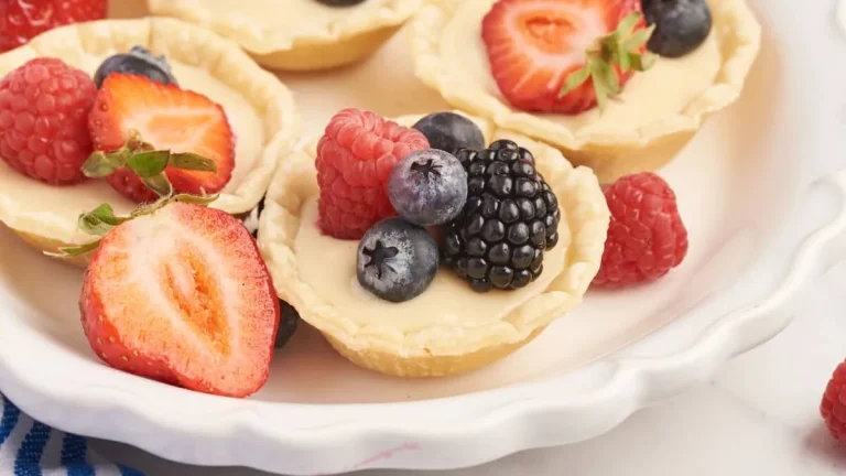 12 Easy Fruit Tart Recipes (Your Whole Family Will Love)