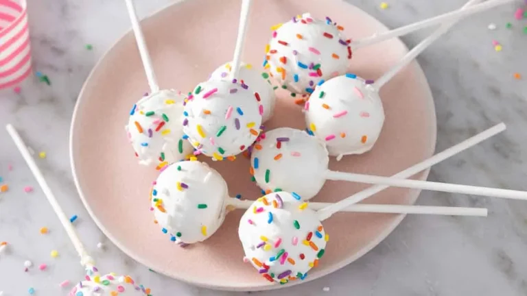 18 Easy Cake Pop Recipes (Everyone in the Family Will Love)
