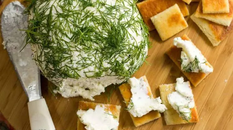 23 Tasty Cheese Ball Recipes (That Everyone Will Love)