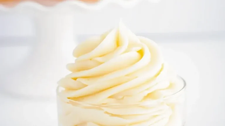 24 Delicious Easy Frosting Recipes (that everyone will love)