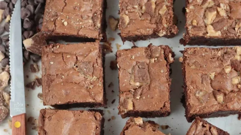25 Best Brownie Recipes (That Everyone Will Love)