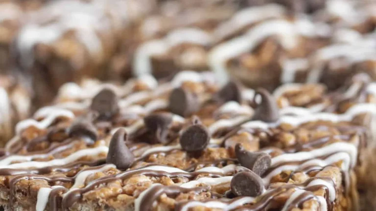 25 Easy Rice Crispy Treat Recipes (perfect for family night)