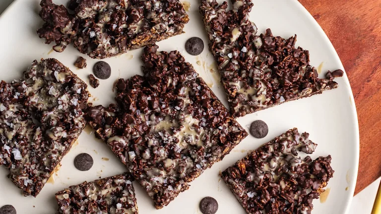 26 Tasty Granola Recipes (That Everyone Will Love)