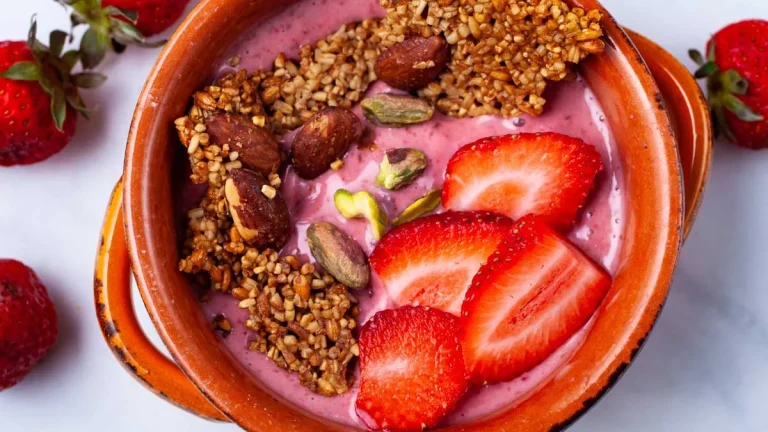 28 Delicious Breakfast Smoothie Bowl Recipes (You’ll Want to Try for Breakfast Every Day)