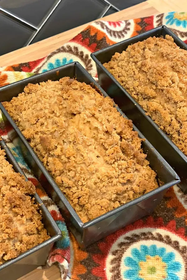 Cinnamon Crumble Banana Bread Recipe