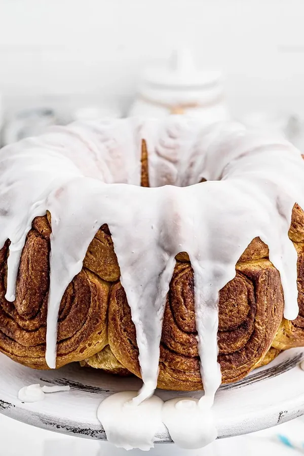 Cinnamon Roll Bundt Cake