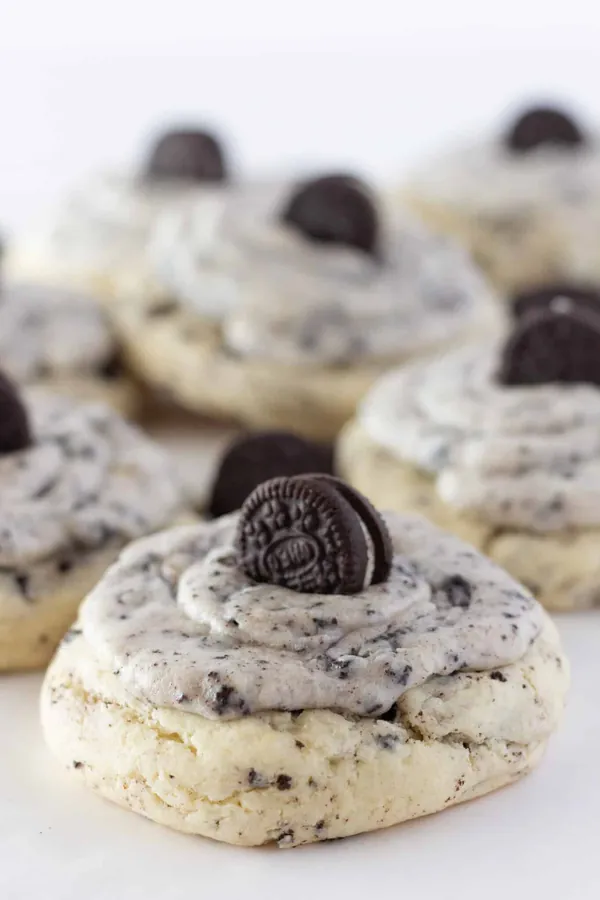 Crumbl Cookies and Cream Cookie Recipe