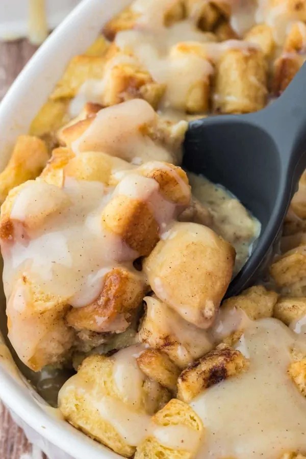 Easy Cinnamon Roll Bread Pudding Recipe