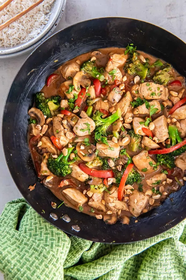 Easy Peanut Chicken Stir Fry