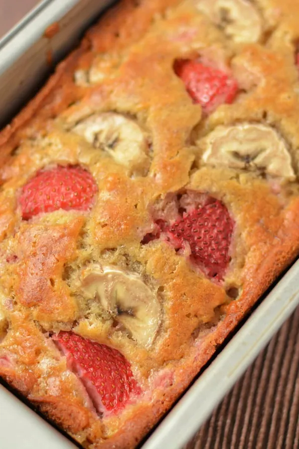 Easy Strawberry Banana Bread Recipe
