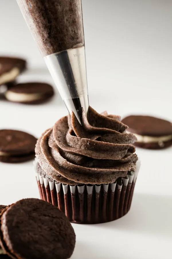 Oreo Cookies and Cream Frosting