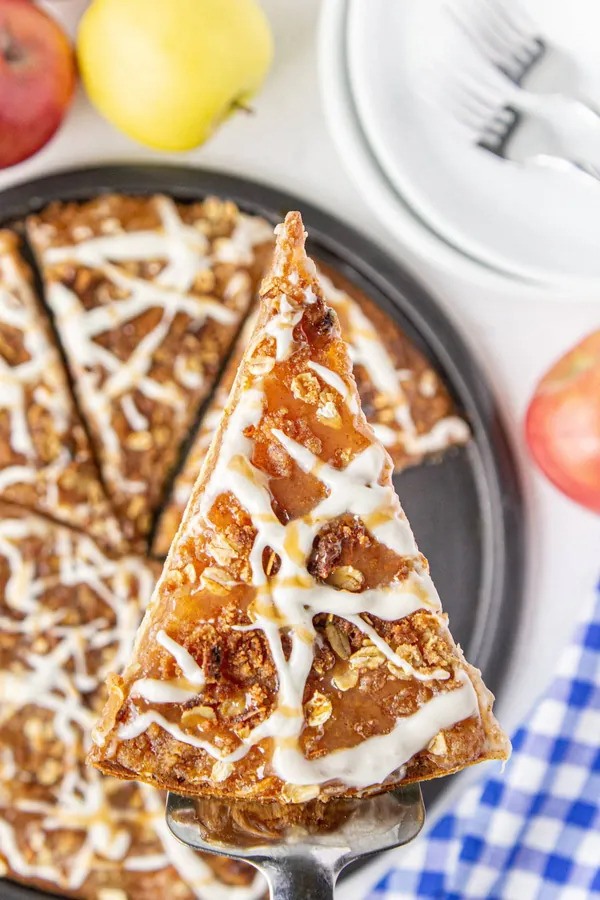 Apple Cinnamon Streusel Dessert Pizza (Pizza Hut Copycat)