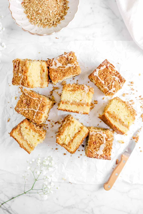 Apple Pie Coffee Cake with Cinnamon Pecan Streusel