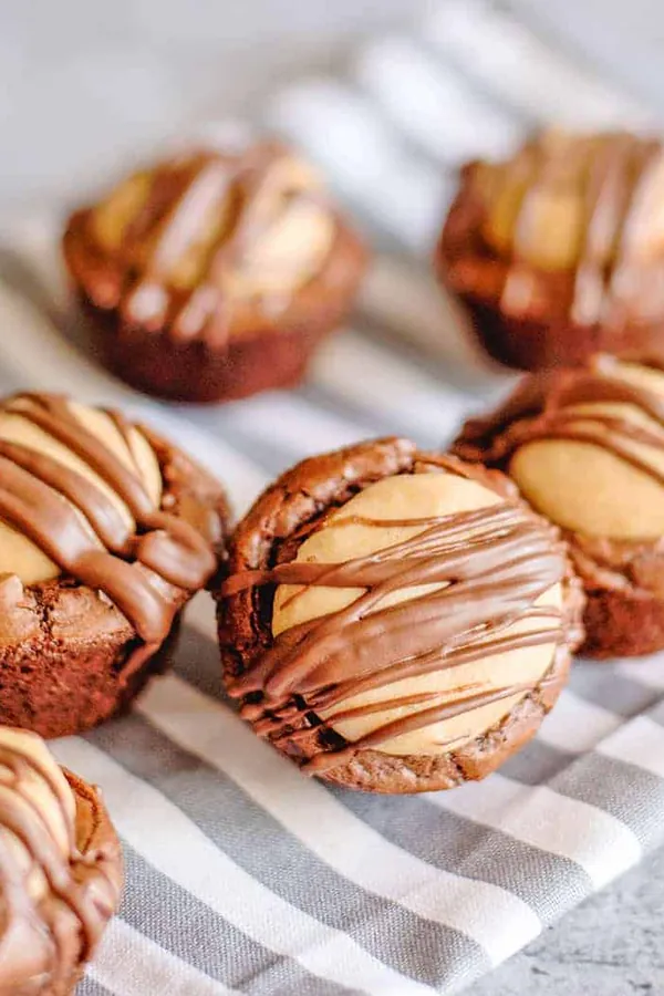 Buckeye Brownie Bites