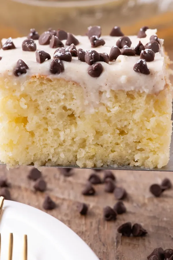 Cannoli Poke Cake