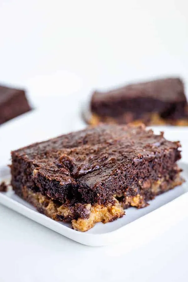 Chocolate Peanut Butter Earthquake Cake