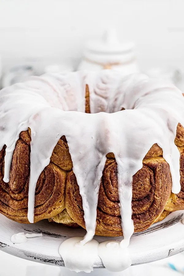 Cinnamon Roll Bundt Cake