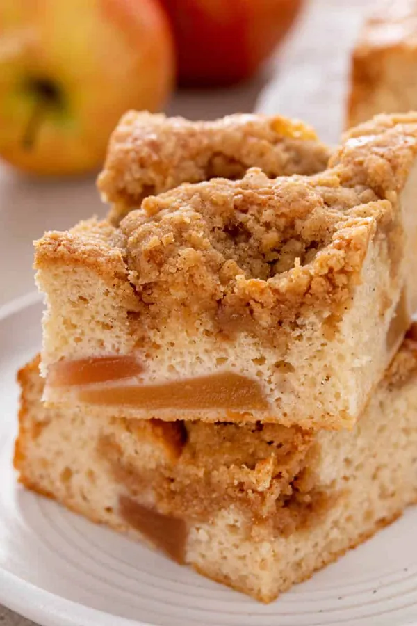 Easy Apple Coffee Cake