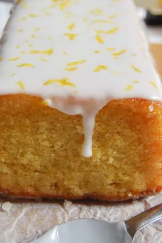Easy Lemon Drizzle Cake
