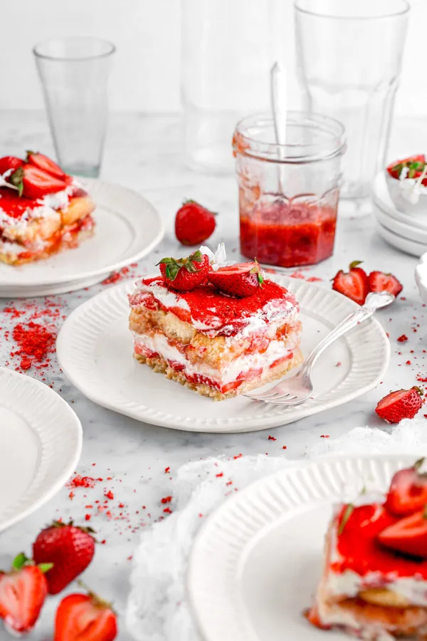 Easy Strawberry Tiramisu
