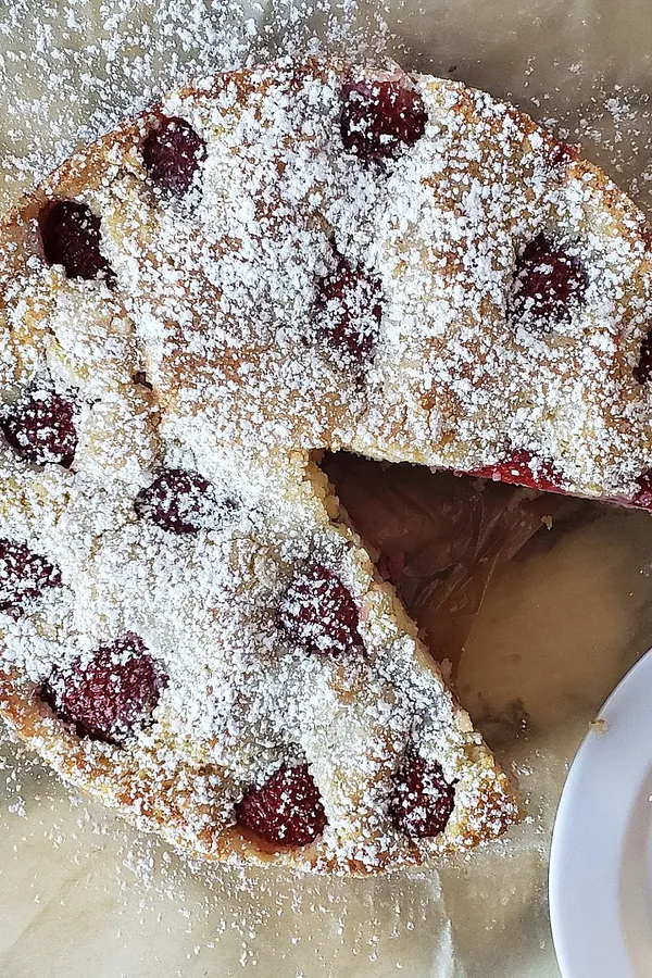 French Strawberry Cake