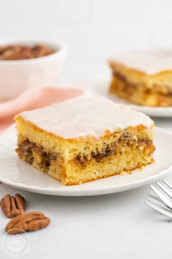 Honey Bun Cake