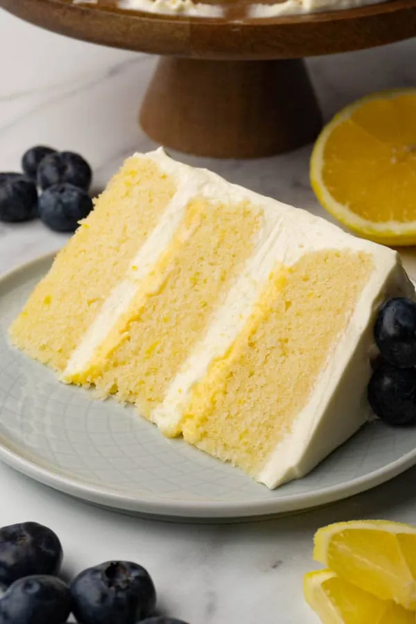 Lemon curd cake