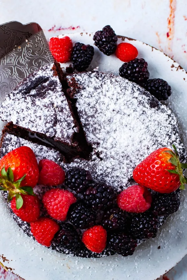 Low Carb Almond Flour Chocolate Cake