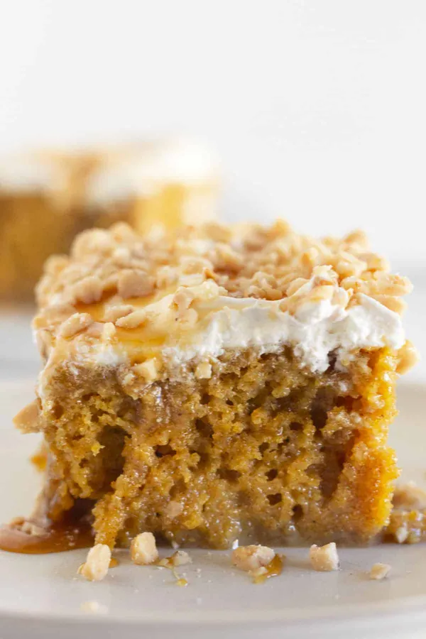 Pumpkin Spice Poke Cake Recipe