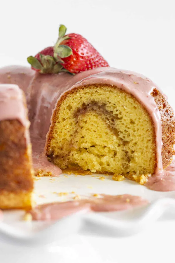 Super Easy Strawberry Lemonade Bundt Cake