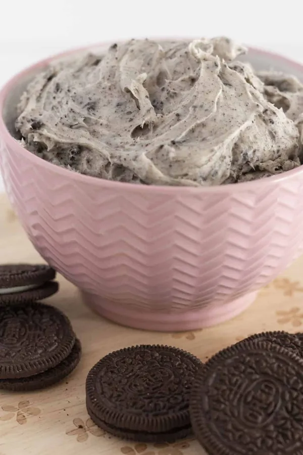 The Best Cookies and Cream Frosting