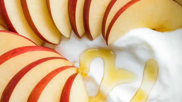 Honey Vanilla Greek Yogurt Apples - Featured