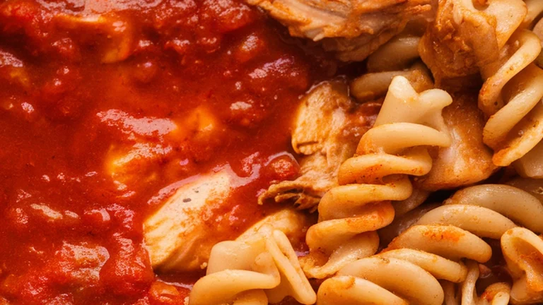 One-Pot Healthy Chicken Marinara Rotini - Featured